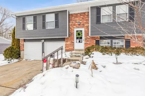 4785 Shadowood Ct, Cincinnati, OH 45244 photo 4