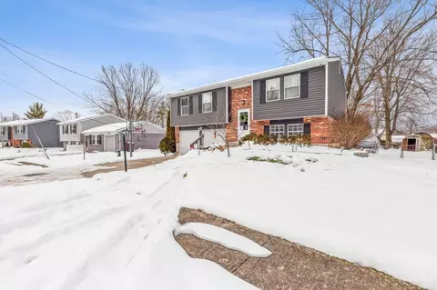 4785 Shadowood Ct, Cincinnati, OH 45244 photo 3