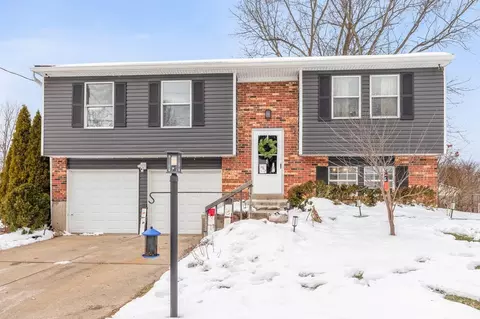 4785 Shadowood Ct, Cincinnati, OH 45244 photo 2