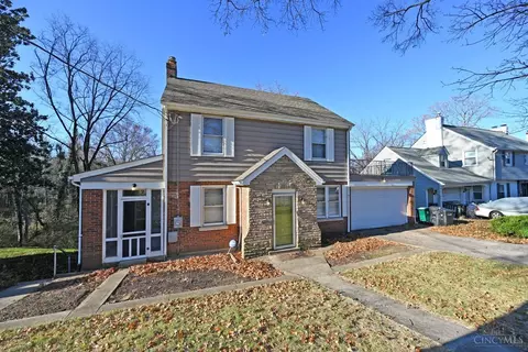 1227 Avon Dr, Cincinnati, OH 45229 photo 3
