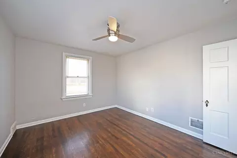 1227 Avon Dr, Cincinnati, OH 45229 photo 21