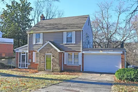 1227 Avon Dr, Cincinnati, OH 45229 photo 2