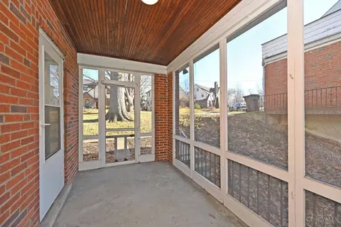 1227 Avon Dr, Cincinnati, OH 45229 photo 42