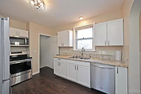 1227 Avon Dr, Cincinnati, OH 45229 photo 14