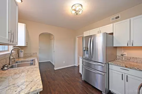 1227 Avon Dr, Cincinnati, OH 45229 photo 16