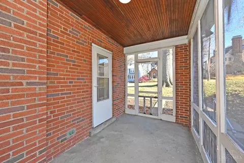 1227 Avon Dr, Cincinnati, OH 45229 photo 41