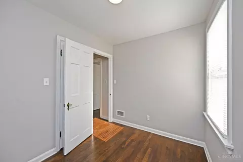 1227 Avon Dr, Cincinnati, OH 45229 photo 32