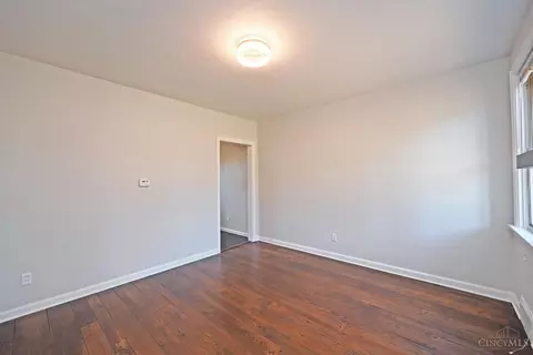 1227 Avon Dr, Cincinnati, OH 45229 photo 10