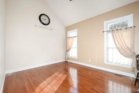 Living - 1102 Ridgepointe Dr, Batavia, OH 45103 photo 4 of 4