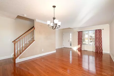 Living - 1102 Ridgepointe Dr, Batavia, OH 45103 photo 1 of 4