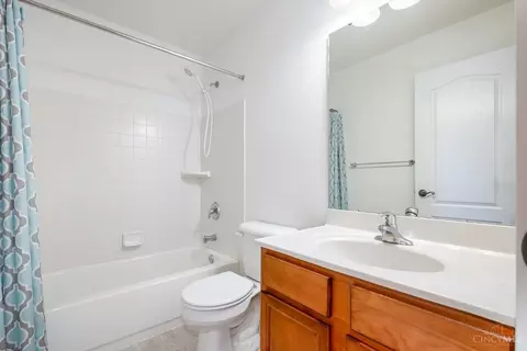 Bath - 1102 Ridgepointe Dr, Batavia, OH 45103 photo 3 of 3