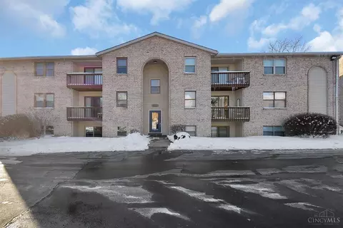 4332 Villa Dr, Blue Ash, OH 45242