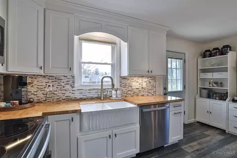 4555 Buxton Rd, Cincinnati, OH 45242 photo 9