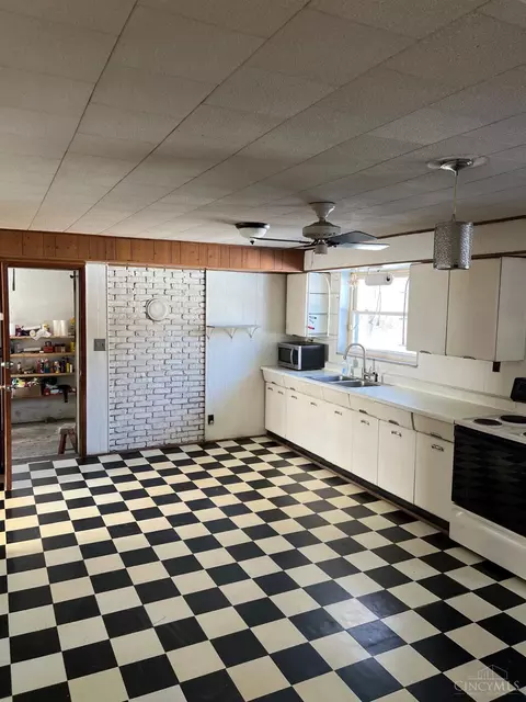 Kitchen - 2208 Berry Rd, Amelia, OH 45102 photo 1 of 4