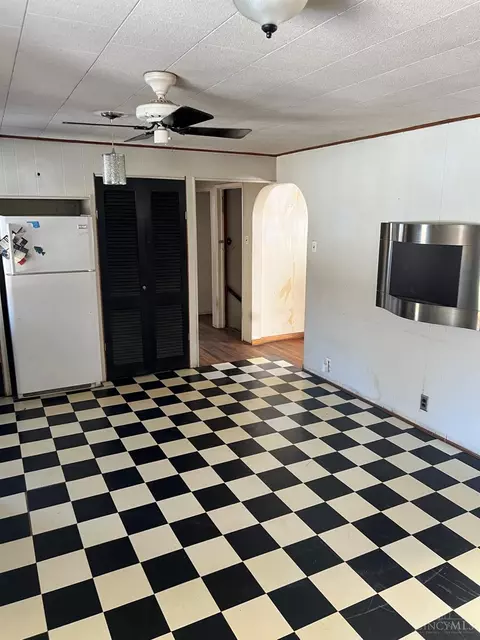 Kitchen - 2208 Berry Rd, Amelia, OH 45102 photo 3 of 4