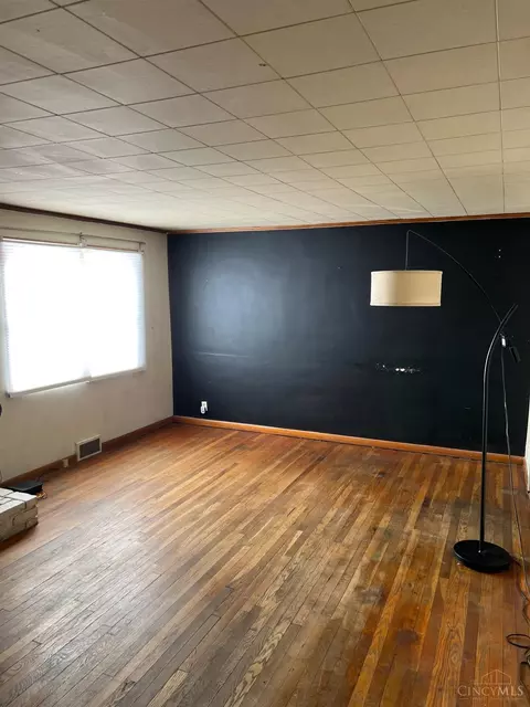 Living - 2208 Berry Rd, Amelia, OH 45102 photo 1 of 2
