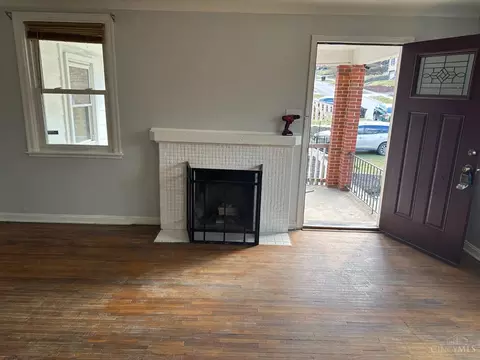 Living - 2824 Orland Ave, Cincinnati, OH 45211 photo 1 of 3