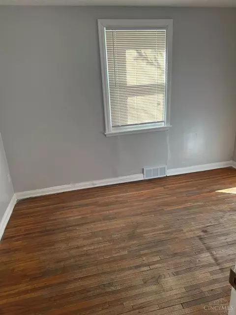 Bedroom - 2824 Orland Ave, Cincinnati, OH 45211 photo 2 of 2