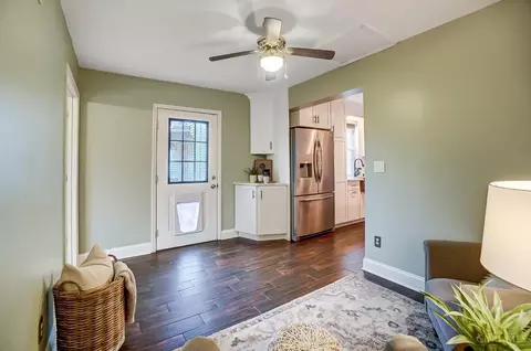 Entry Way - 4210 Thirty Fourth Ave, Cincinnati, OH 45209 photo 4 of 7
