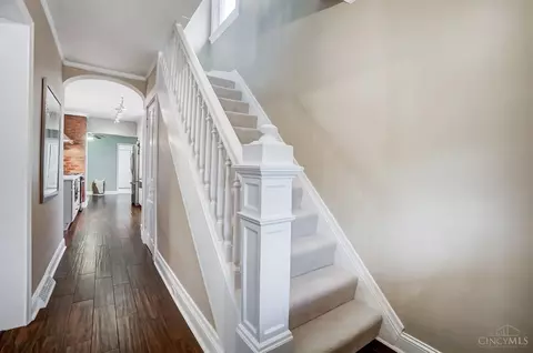 Entry Way - 4210 Thirty Fourth Ave, Cincinnati, OH 45209 photo 5 of 7