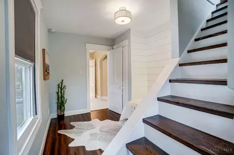 Entry Way - 4210 Thirty Fourth Ave, Cincinnati, OH 45209 photo 6 of 7
