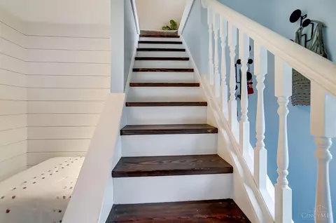 Entry Way - 4210 Thirty Fourth Ave, Cincinnati, OH 45209 photo 7 of 7