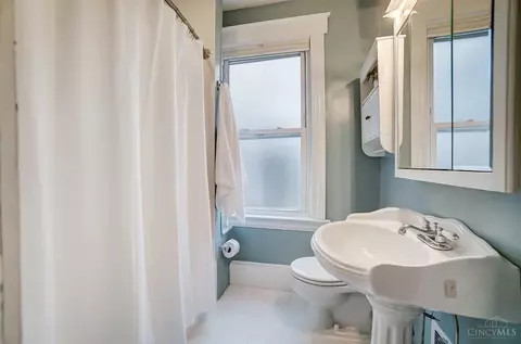 Bath - 4210 Thirty Fourth Ave, Cincinnati, OH 45209 photo 3 of 4