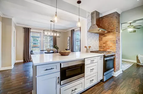 Kitchen - 4210 Thirty Fourth Ave, Cincinnati, OH 45209 photo 4 of 8