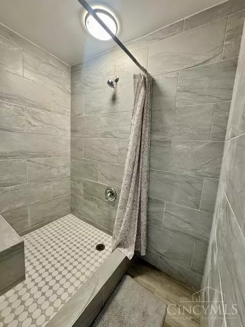 4564 Summerside Rd, Cincinnati, OH 45244 photo 9