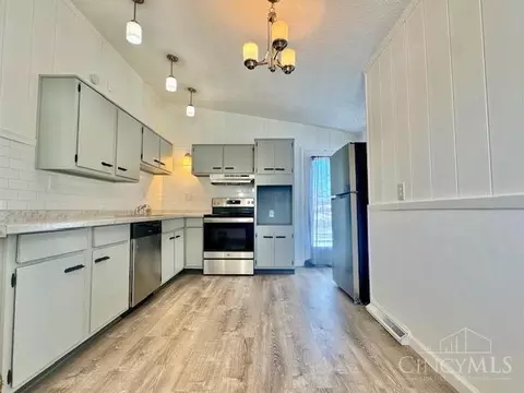 4564 Summerside Rd, Cincinnati, OH 45244 photo 3