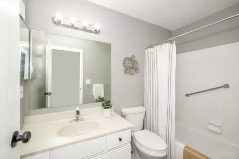 Bath - 9317 Winton Rd, Cincinnati, OH 45231 photo 1 of 4