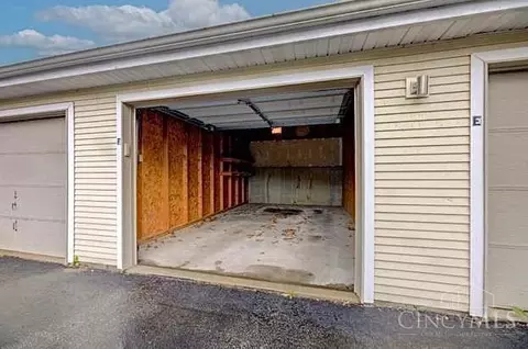 Exterior - 9317 Winton Rd, Cincinnati, OH 45231 photo 7 of 7
