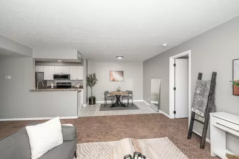 Dining - 9317 Winton Rd, Cincinnati, OH 45231 photo 1 of 3