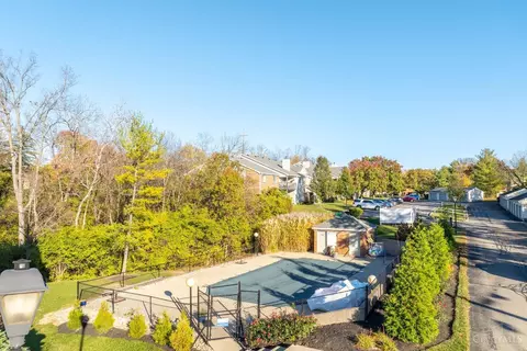 Exterior - 9317 Winton Rd, Cincinnati, OH 45231 photo 6 of 7