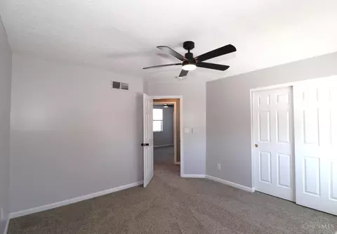 Bedroom - 5748 Eagle Creek Ct, Hamilton Township, OH 45039 photo 4 of 9