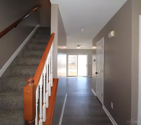 Entry Way - 5748 Eagle Creek Ct, Hamilton Township, OH 45039 photo 1 of 2