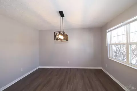 Dining - 5748 Eagle Creek Ct, Hamilton Township, OH 45039 photo 1 of 2