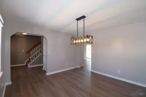 Dining - 5748 Eagle Creek Ct, Hamilton Township, OH 45039 photo 2 of 2