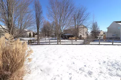 Exterior - 5748 Eagle Creek Ct, Hamilton Township, OH 45039 photo 12 of 12