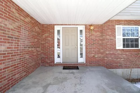 Exterior - 5748 Eagle Creek Ct, Hamilton Township, OH 45039 photo 5 of 12