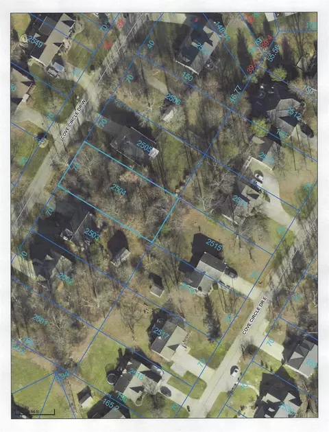 2504 Cove Cir, Lawrenceburg, IN 47025