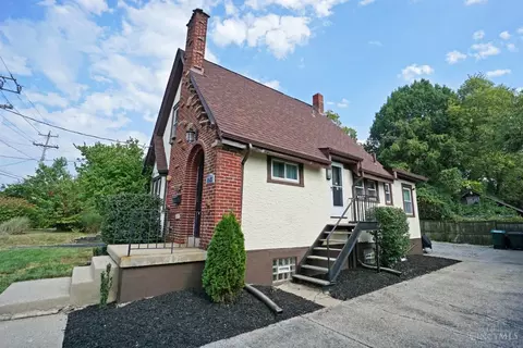Exterior - 2645 Kipling Ave, Cincinnati, OH 45239 photo 5 of 7