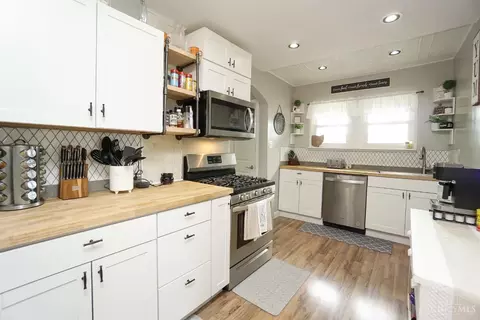 Kitchen - 2645 Kipling Ave, Cincinnati, OH 45239 photo 1 of 5