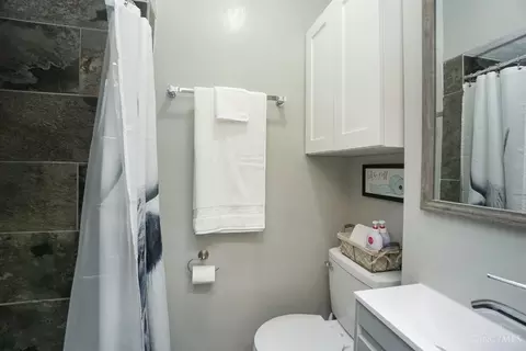 Bath - 2645 Kipling Ave, Cincinnati, OH 45239 photo 1 of 1