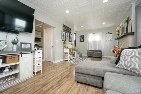 Living - 2645 Kipling Ave, Cincinnati, OH 45239 photo 2 of 2