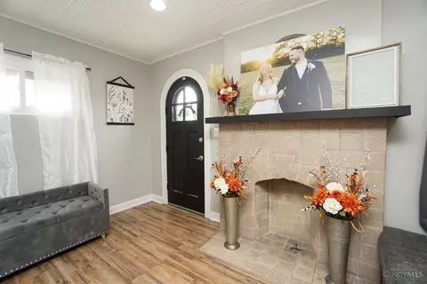 Entry Way - 2645 Kipling Ave, Cincinnati, OH 45239 photo 1 of 4