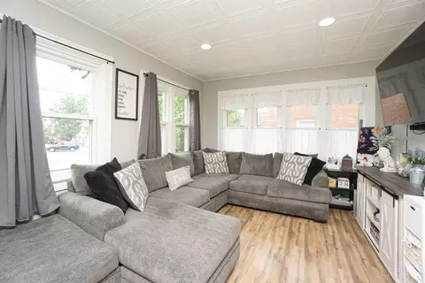 Living - 2645 Kipling Ave, Cincinnati, OH 45239 photo 1 of 2