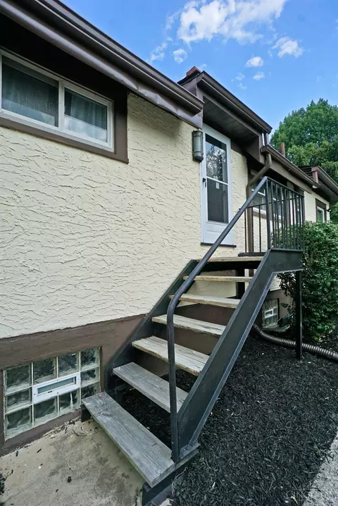 Exterior - 2645 Kipling Ave, Cincinnati, OH 45239 photo 4 of 7