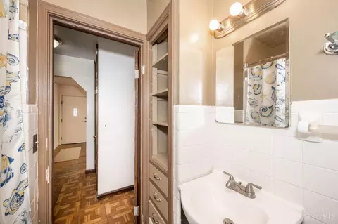 Bath - 6808 Marvin Ave, Cincinnati, OH 45224 photo 1 of 2
