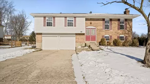 7966 Manor Dr, West Chester, OH 45069